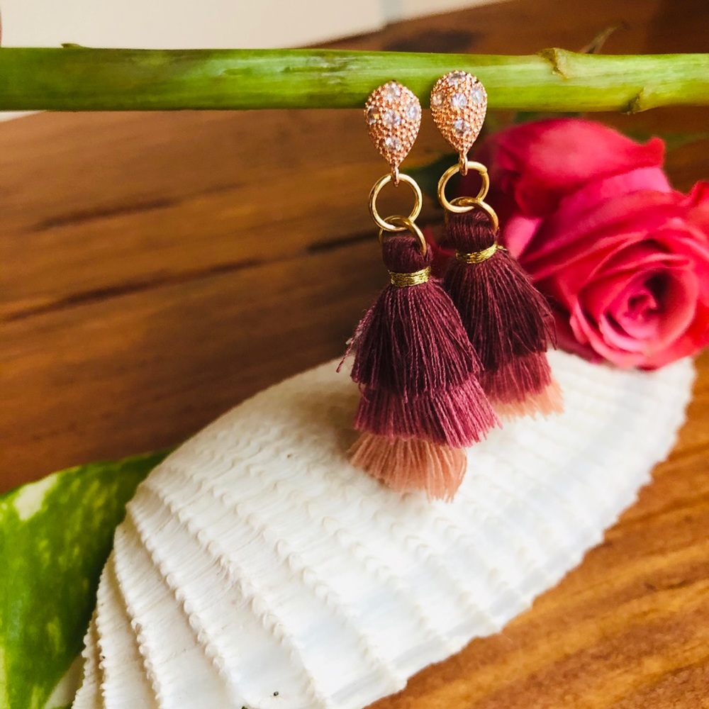 Short tassel earrings